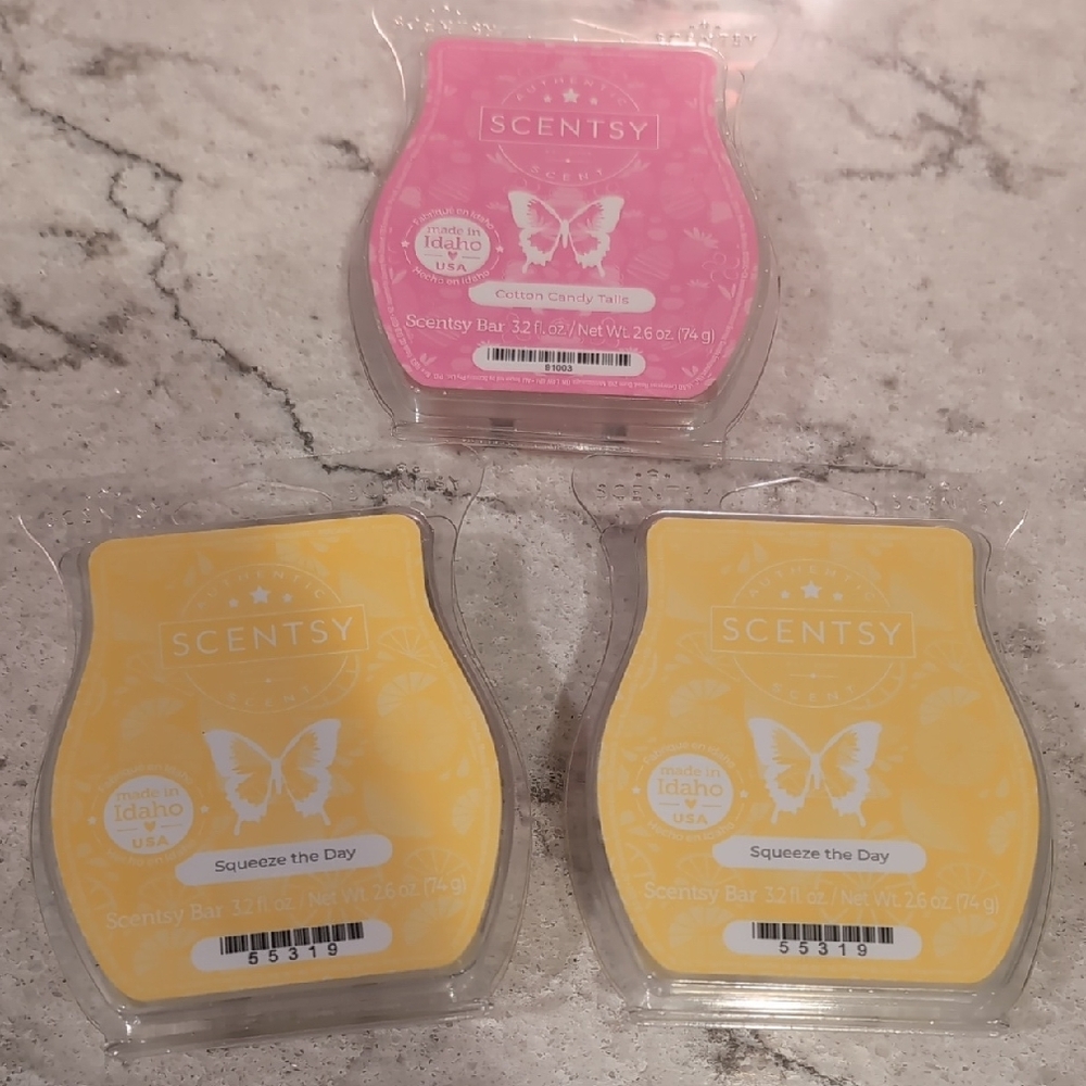 Scentsy Bath & Body Wax Melts in Pink and Yellow